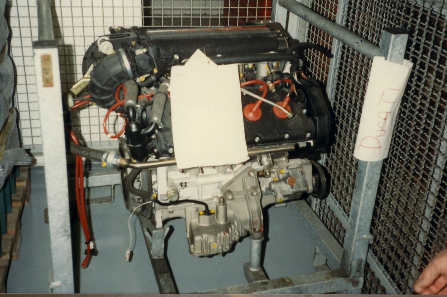 Ducati Factory 21-3-1989 (7) Ferrari.JPG