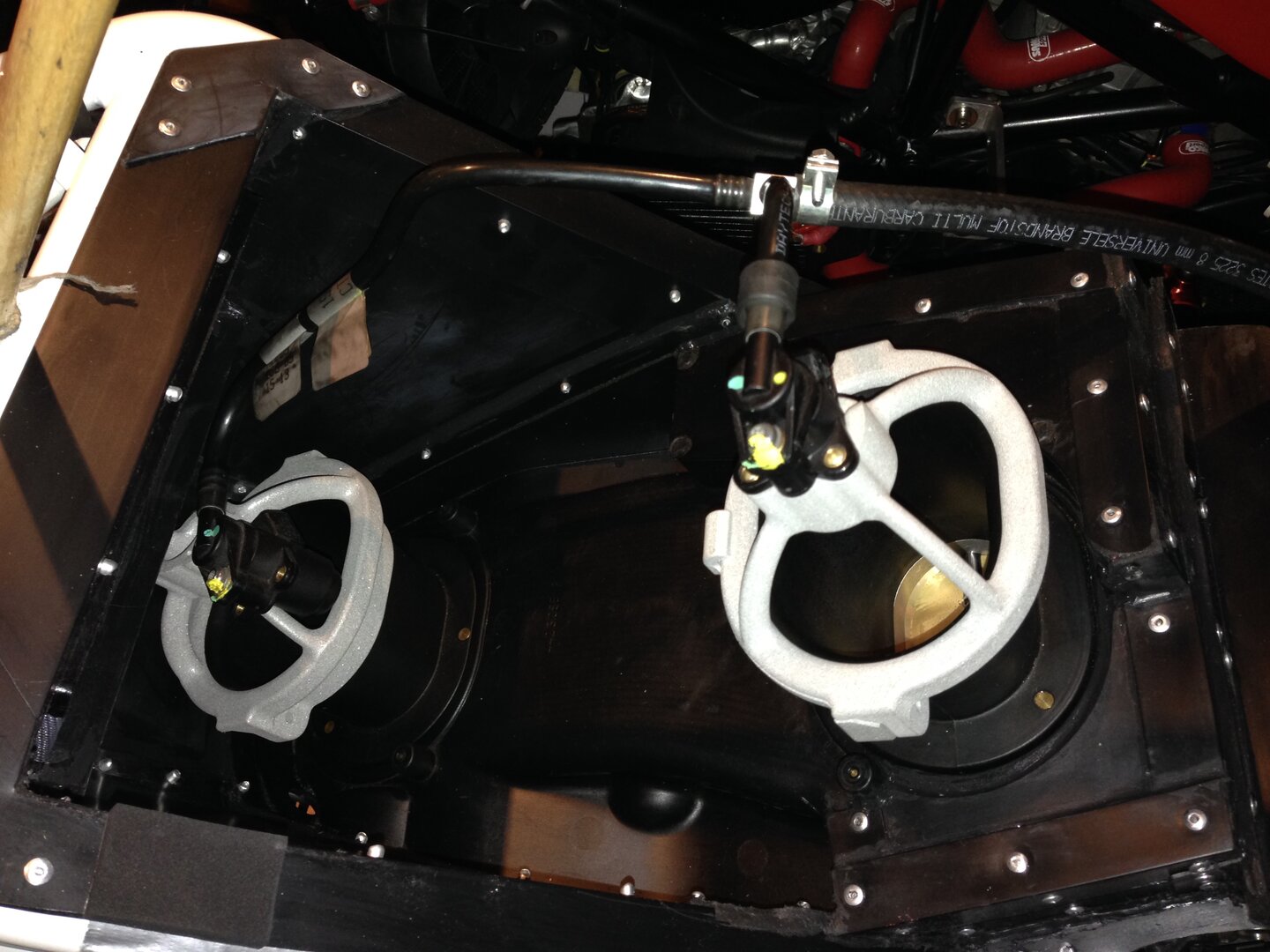 Injector brackets 1.jpg