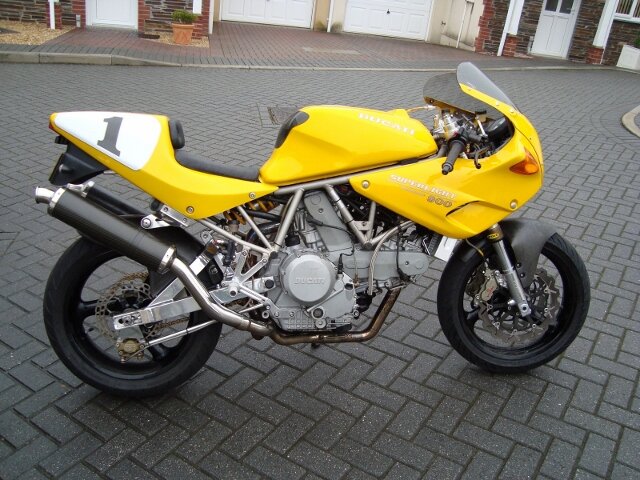 Superlight_with_half_fairings_1600 (640x480).jpg