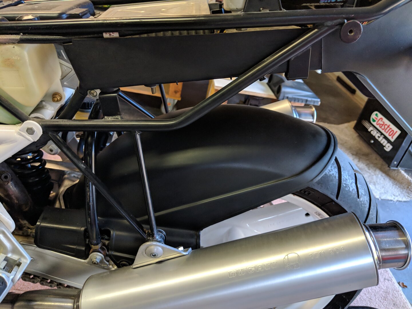 851 muffler mount.jpg